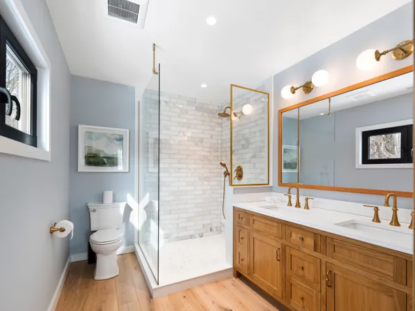 $1,380,000 | 533 Highway 135, Monmouth, ME 04259