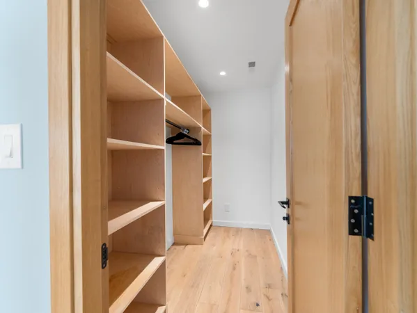 $1,380,000 | 533 Highway 135, Monmouth, ME 04259