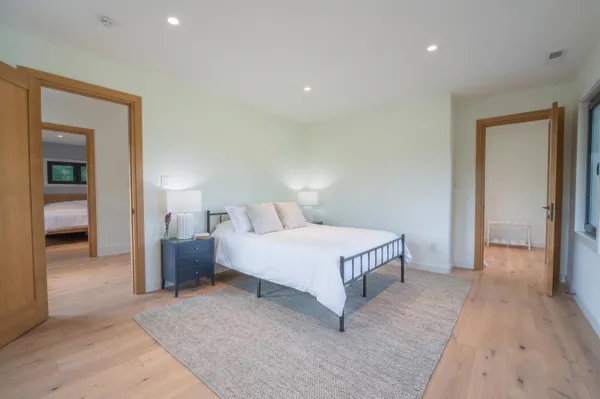 $1,380,000 | 533 Highway 135, Monmouth, ME 04259