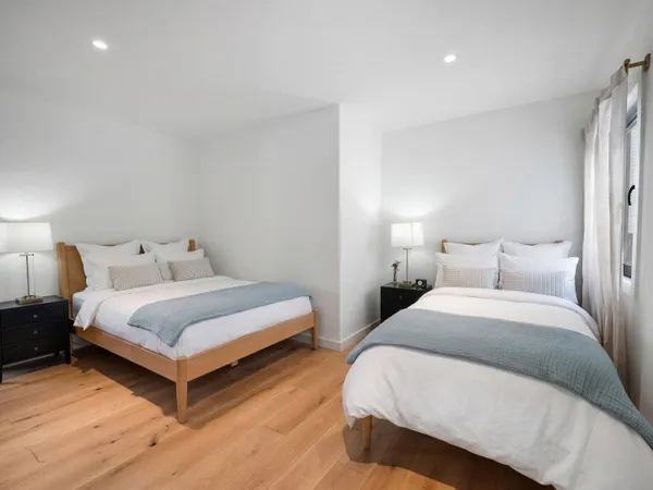 $1,380,000 | 533 Highway 135, Monmouth, ME 04259