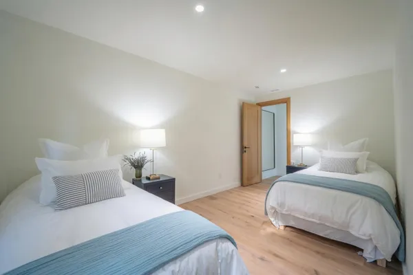 $1,380,000 | 533 Highway 135, Monmouth, ME 04259