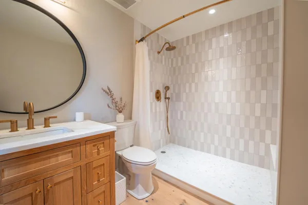 $1,380,000 | 533 Highway 135, Monmouth, ME 04259