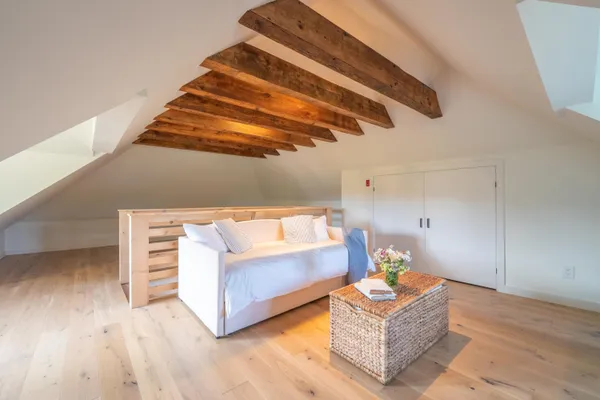 $1,380,000 | 533 Highway 135, Monmouth, ME 04259