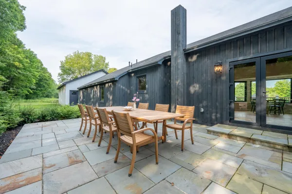 $1,380,000 | 533 Highway 135, Monmouth, ME 04259