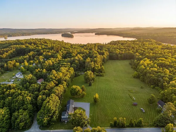 $1,380,000 | 533 Highway 135, Monmouth, ME 04259