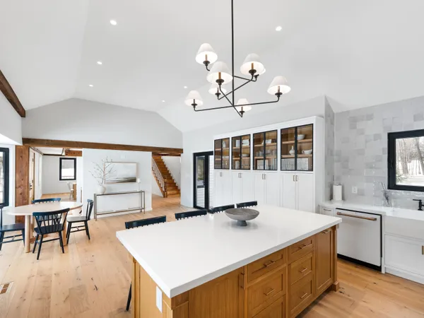 $1,380,000 | 533 Highway 135, Monmouth, ME 04259