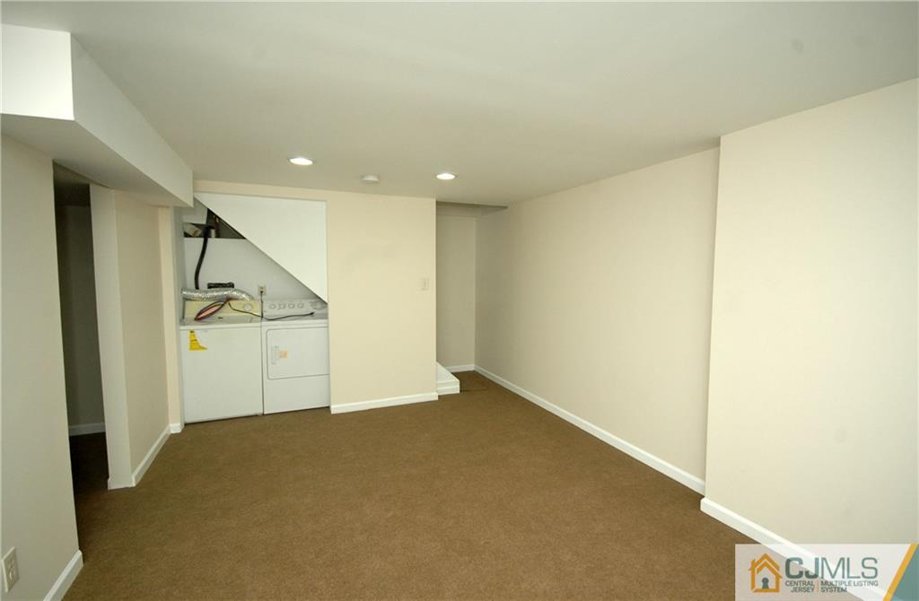 43 Brookside Road Edison, NJ 08817 - Photo 16 of 21 a view of an empty room