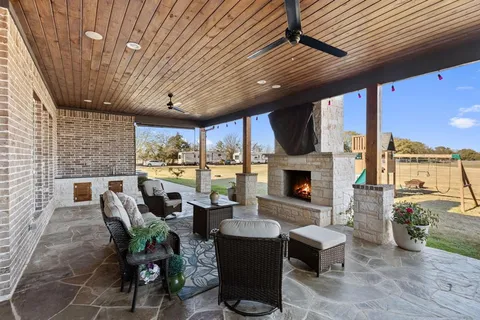 a view of outdoor space and living room