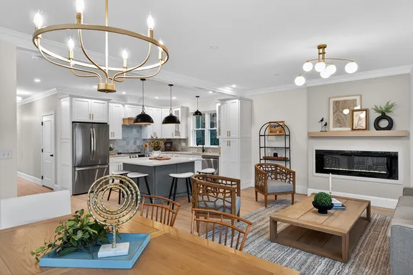 $1,495,900 | 8 Dobbins Street, Waltham, MA 02451