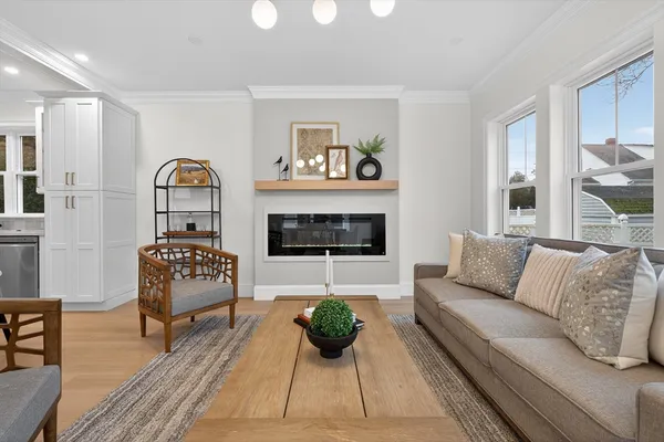 $1,495,900 | 8 Dobbins Street, Waltham, MA 02451
