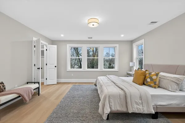 $1,495,900 | 8 Dobbins Street, Waltham, MA 02451