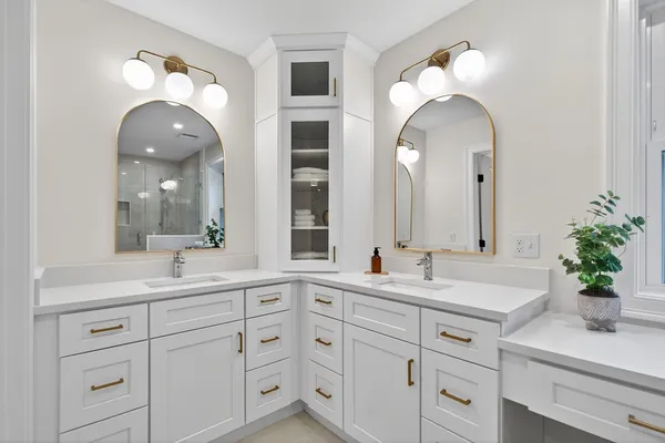 $1,495,900 | 8 Dobbins Street, Waltham, MA 02451