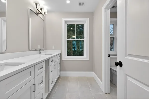 $1,495,900 | 8 Dobbins Street, Waltham, MA 02451