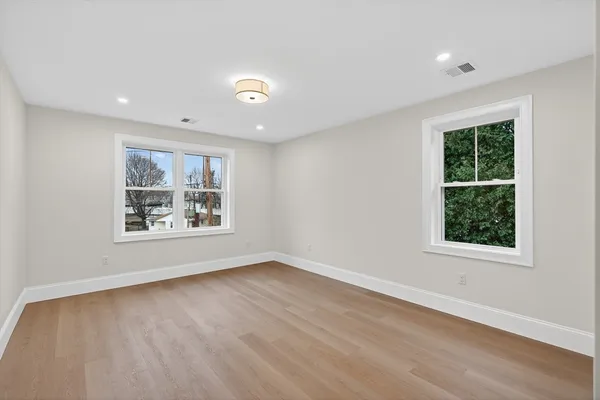 $1,495,900 | 8 Dobbins Street, Waltham, MA 02451