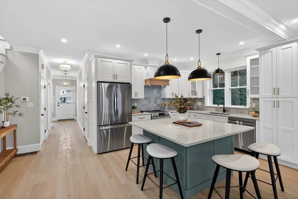 $1,495,900 | 8 Dobbins Street, Waltham, MA 02451