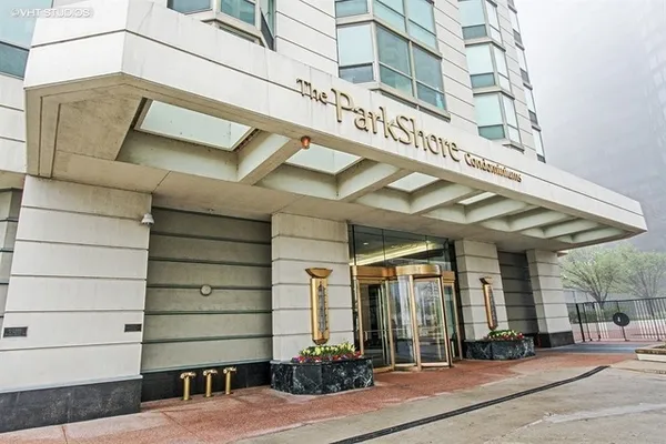 $2,350 | 195 North Harbor Drive, Unit 207, Chicago, IL 60601