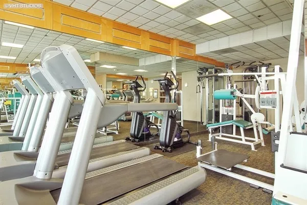 $2,350 | 195 North Harbor Drive, Unit 207, Chicago, IL 60601