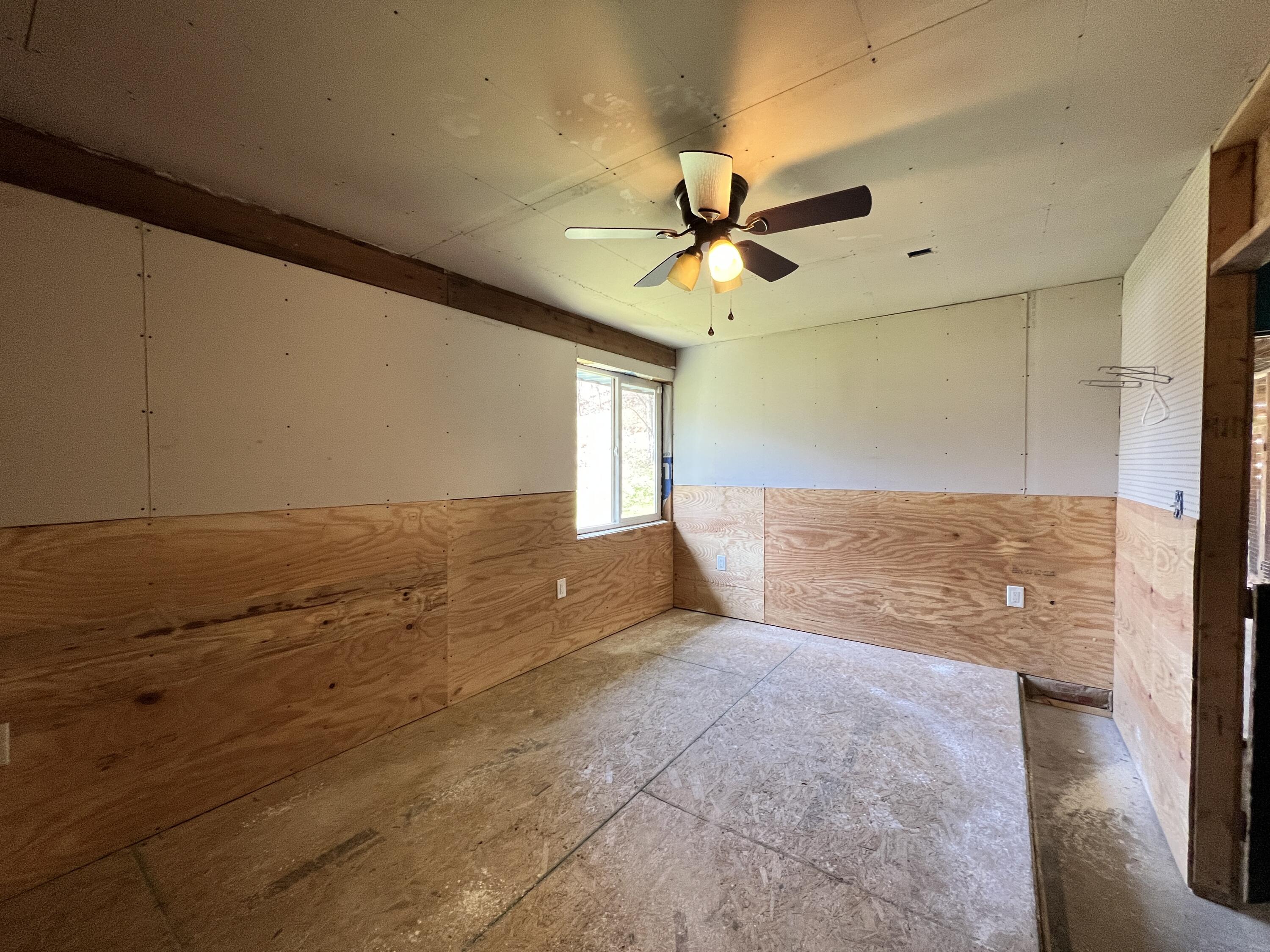 2229 Buckeye Branch Road Flat Lick, KY 40935 - Photo 23 of 101 B65A5801-4903-4E49-98E2-8DACFC527363