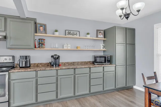 $315,000 | 2205 Northwest Kendall Drive, Topeka, KS 66618