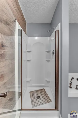 $315,000 | 2205 Northwest Kendall Drive, Topeka, KS 66618