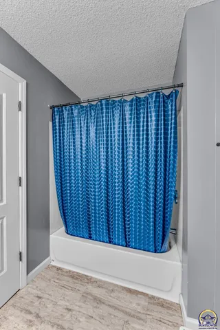 $315,000 | 2205 Northwest Kendall Drive, Topeka, KS 66618