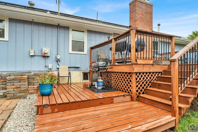 $315,000 | 2205 Northwest Kendall Drive, Topeka, KS 66618