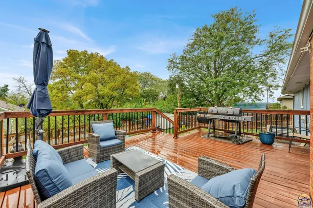 $315,000 | 2205 Northwest Kendall Drive, Topeka, KS 66618