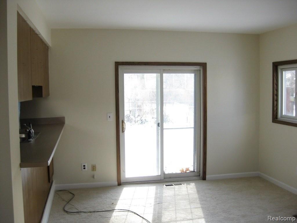 14605 Newburgh Road Livonia, MI 48154 - Photo 10 of 22 IMG_1930.JPG