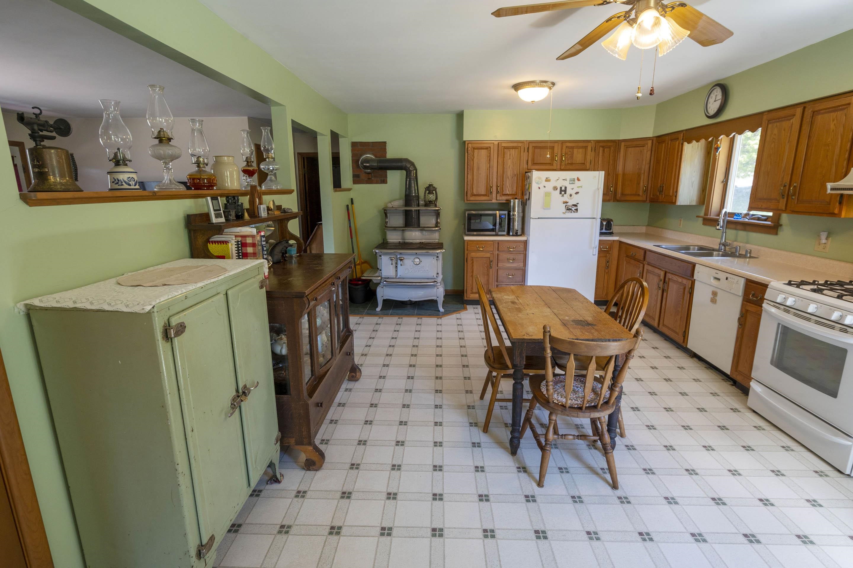 246 Gray Road Plainfield, VT 05667 - Photo 8 of 56