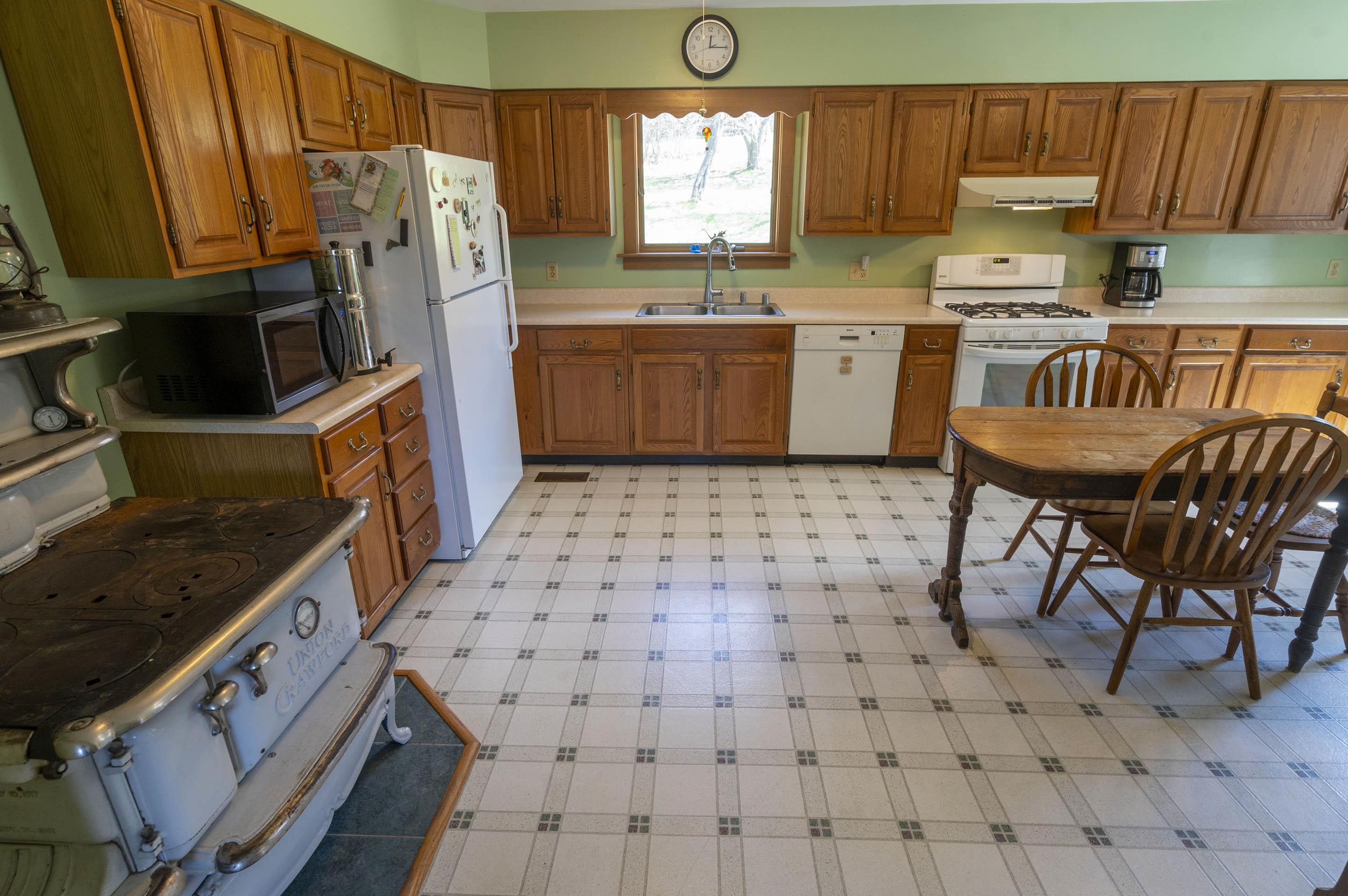 246 Gray Road Plainfield, VT 05667 - Photo 9 of 56