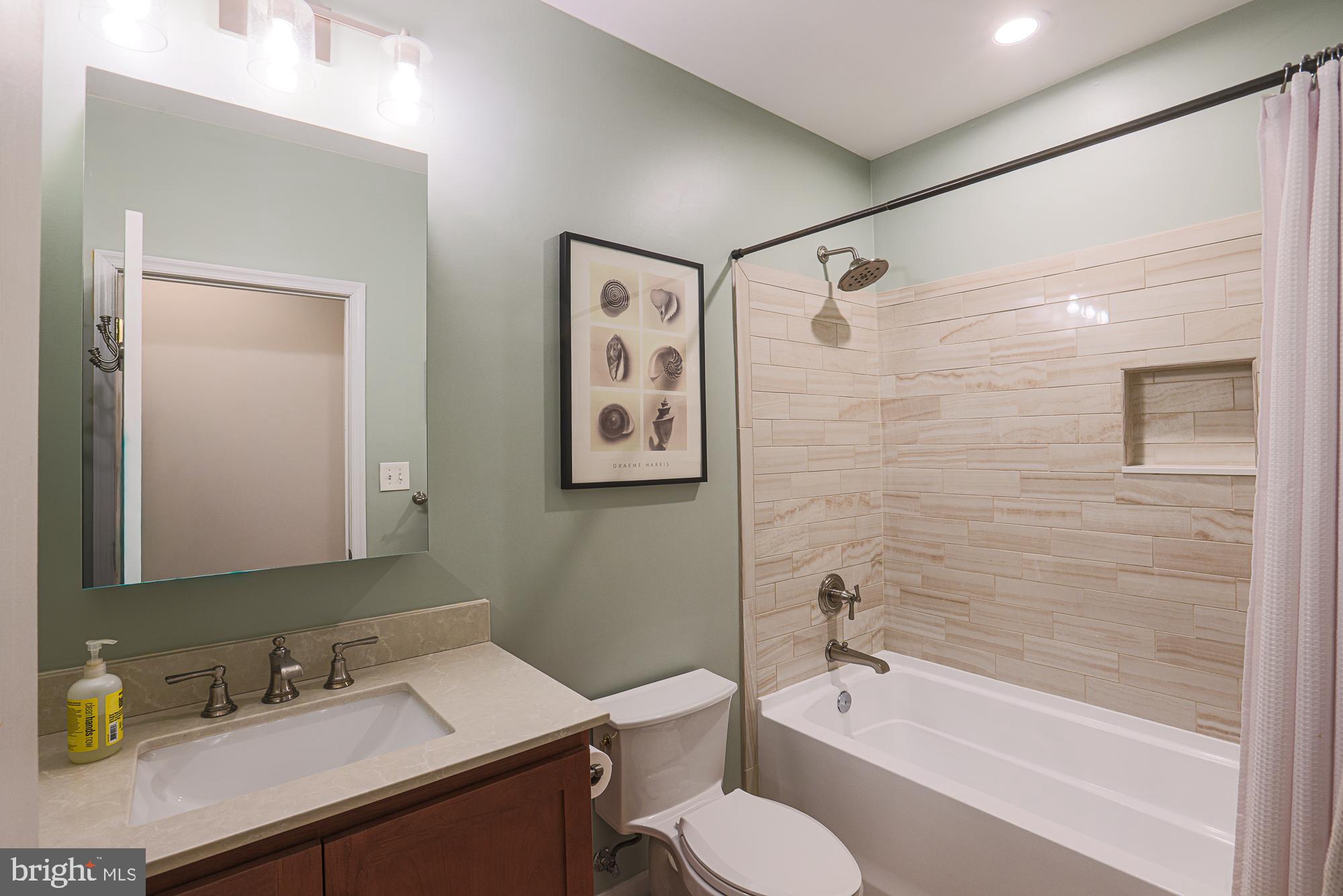 1613 South Charles Street Baltimore, MD 21230 - Photo 32 of 47 Full Bath Upper Level