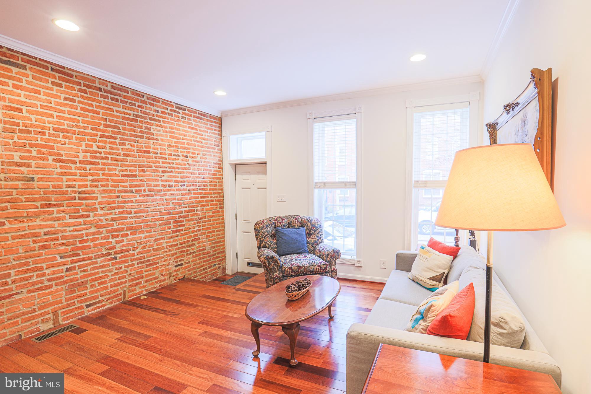 1613 South Charles Street Baltimore, MD 21230 - Photo 6 of 47 Living Room