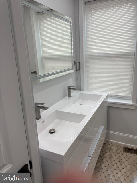 2061 Tasker Street Philadelphia, PA 19145 - Photo 15 of 18