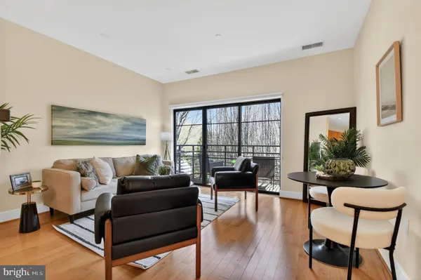 $389,000 | 5201 Wisconsin Avenue Northwest, Unit 308, Washington, DC 20015
