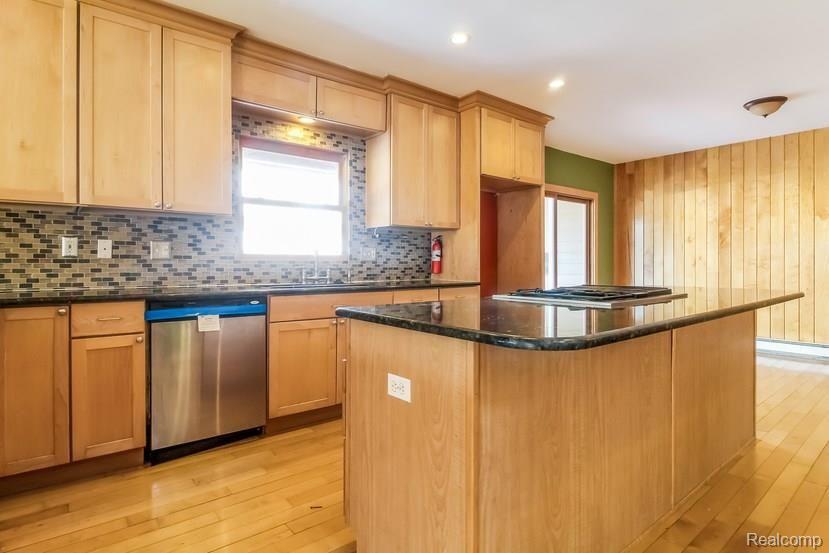 22814 Power Road Farmington, MI 48336 - Photo 9 of 27