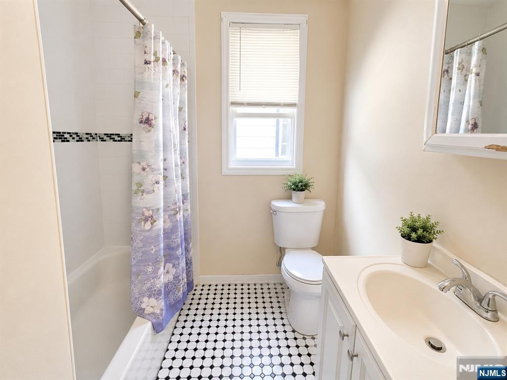 314 Smith Street Newark, NJ 07106 - Photo 7 of 17