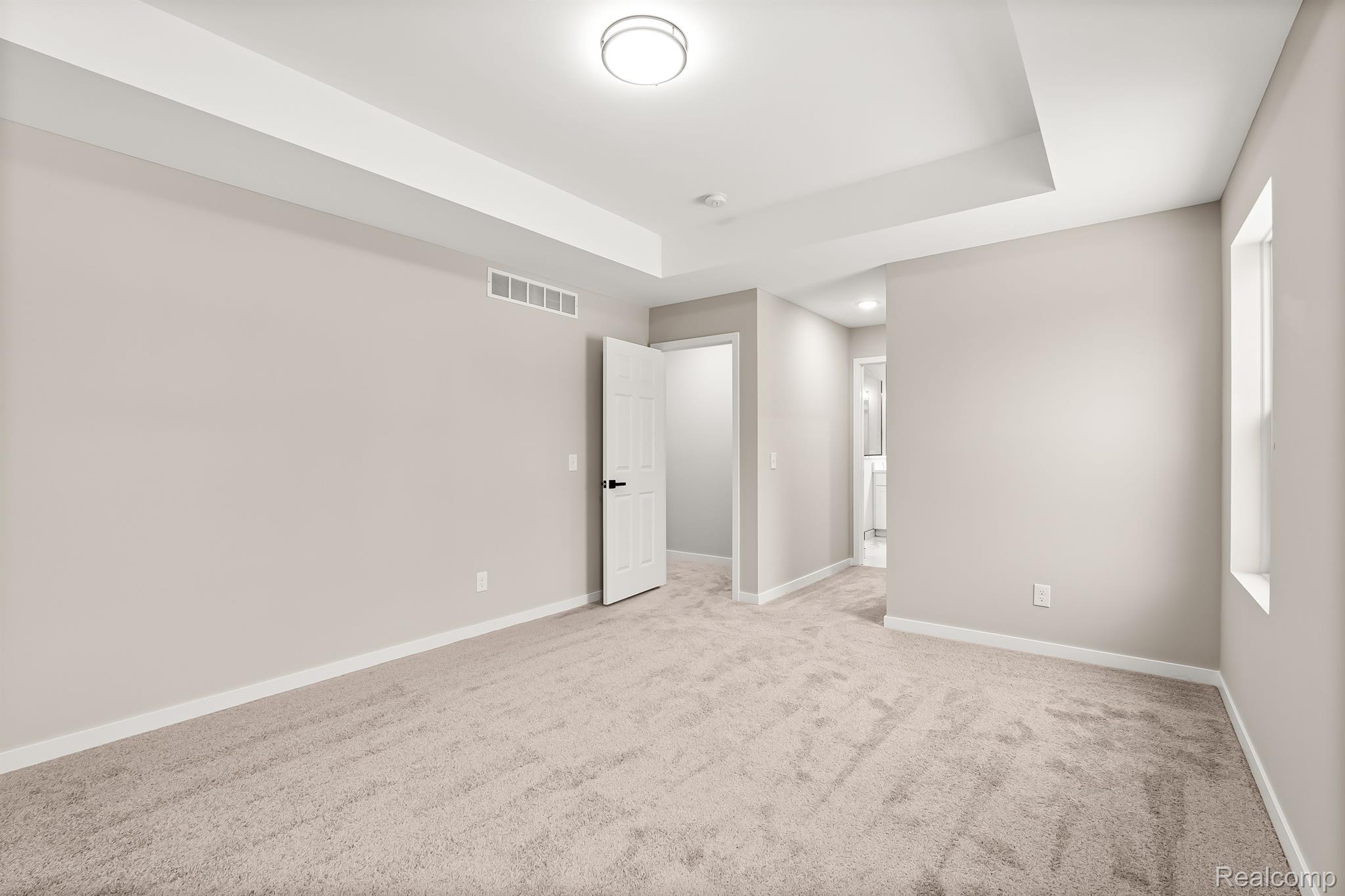 9805 Newburgh Road Livonia, MI 48150 - Photo 15 of 29 Gallery Image 15