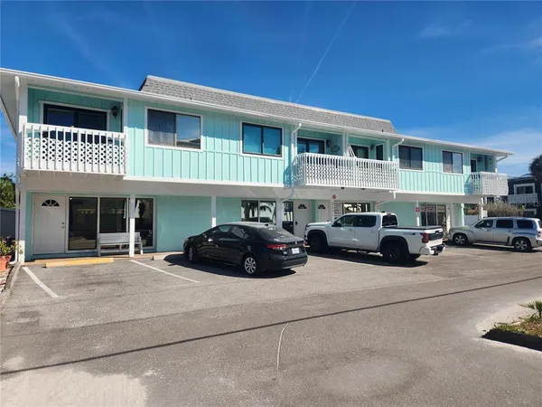 $350,000 | 2501 Gulf Drive North, Unit 103, Bradenton Beach, FL 34217