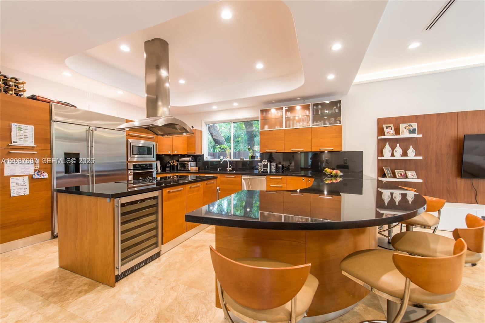 3665 Justison Road Miami, FL 33133 - Photo 4 of 15 Gallery Image 4