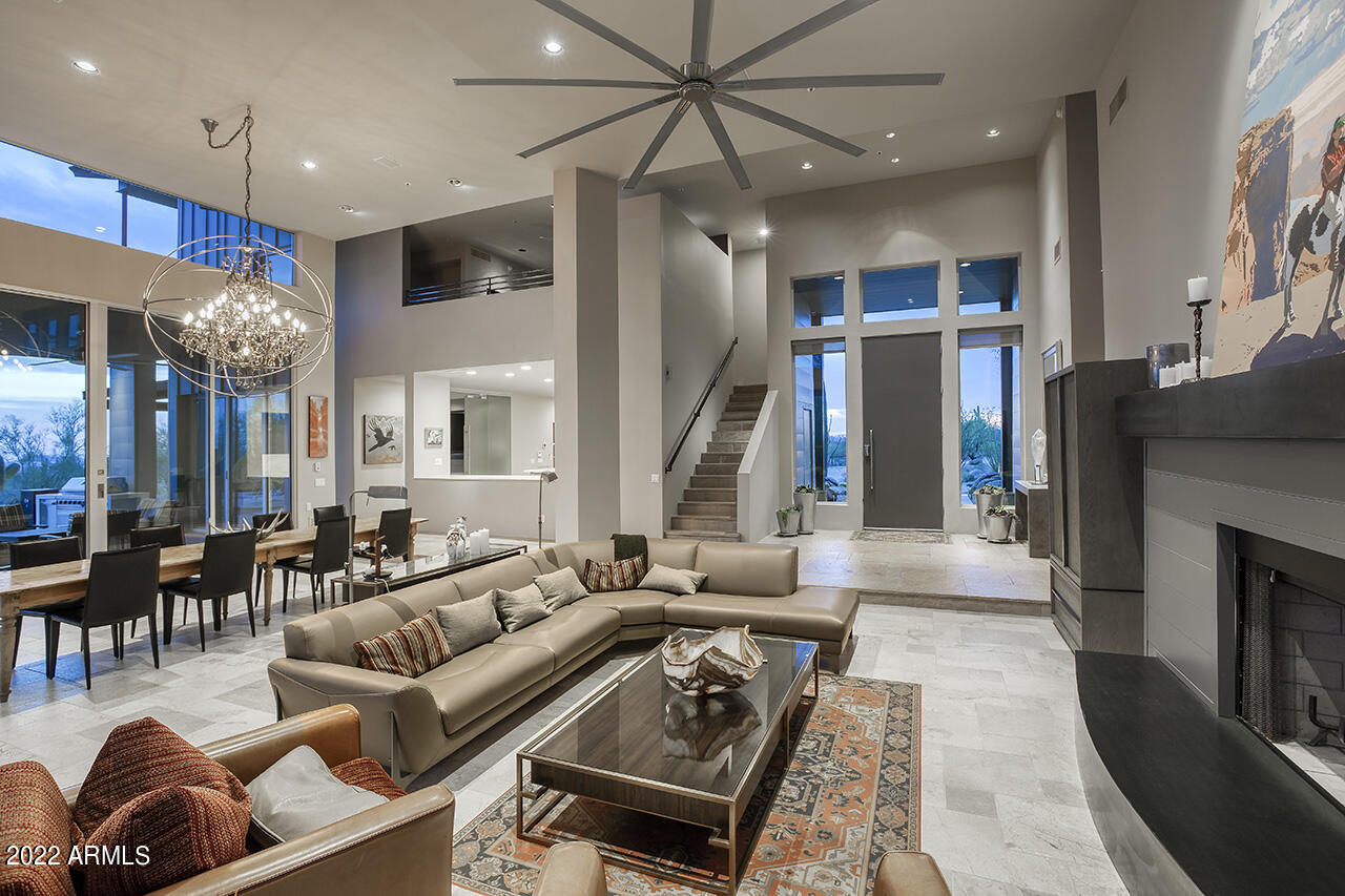 9216 East Jomax Road Scottsdale, AZ 85262 - Photo 11 of 41 Living Dining