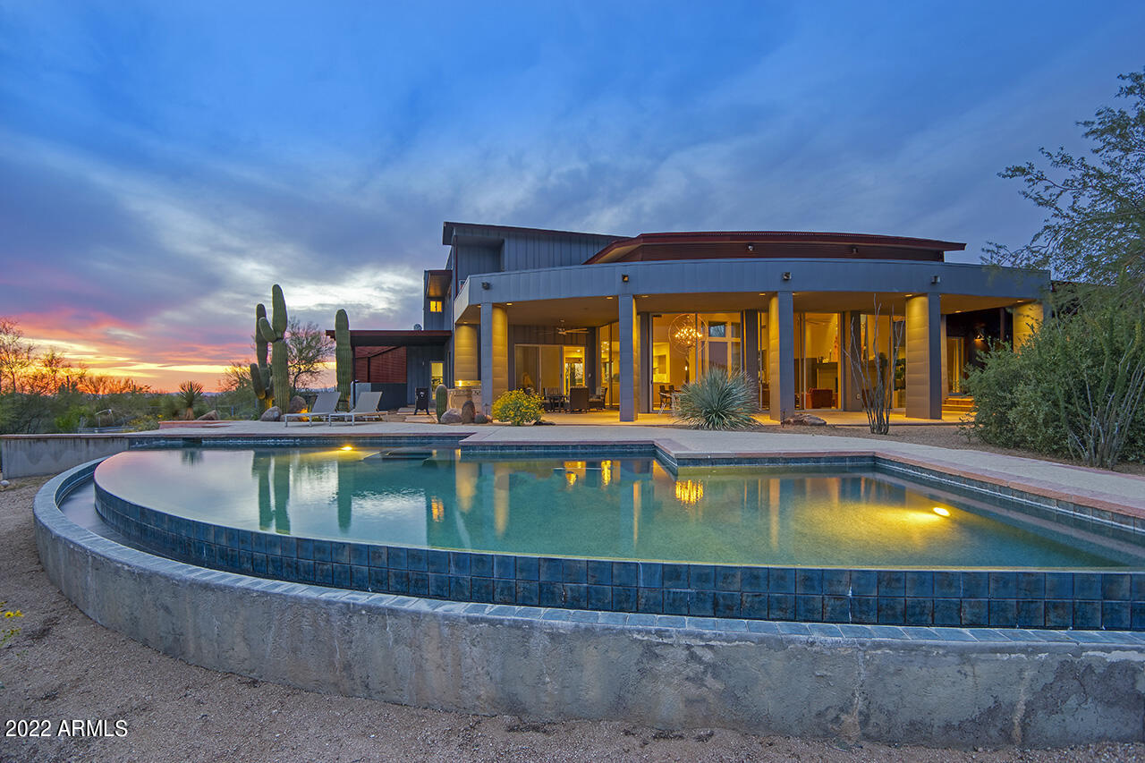 9216 East Jomax Road Scottsdale, AZ 85262 - Photo 37 of 41 Negative Edge Pool