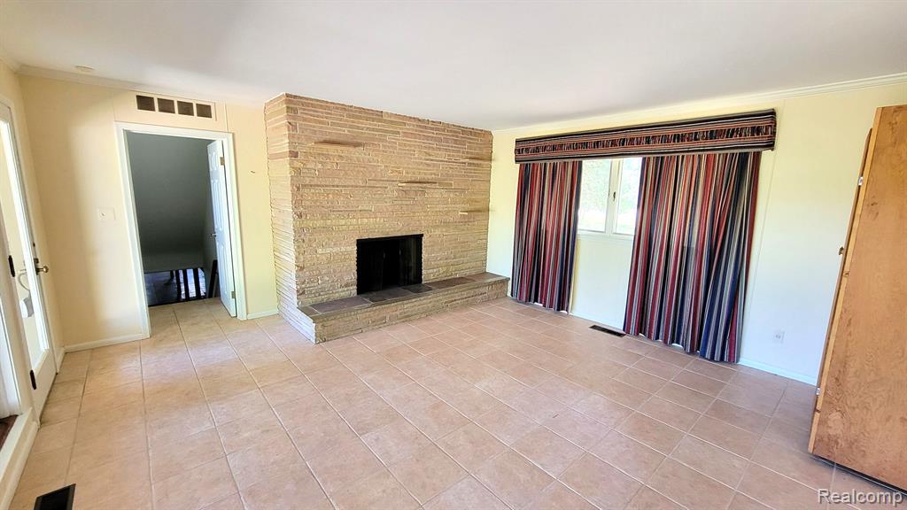 3760 West Maple Road Bloomfield Hills, MI 48301 - Photo 29 of 38 Gallery Image 29