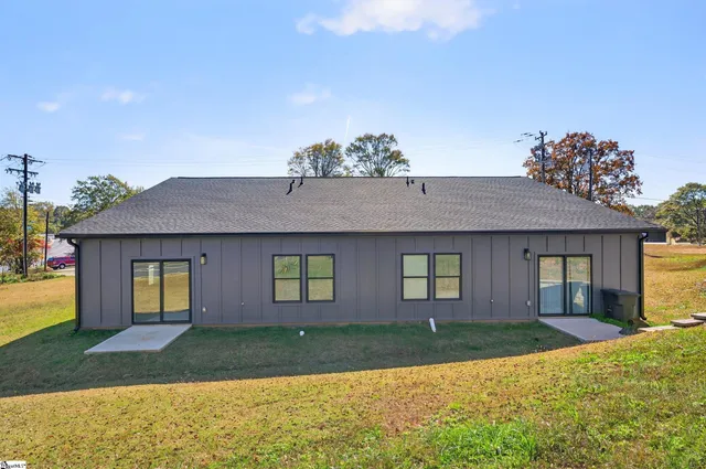 $1,650 | 406 Fairfield Road, Chesnee, SC 29323