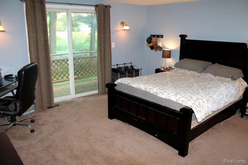 24080 Griswold Road South Lyon, MI 48178 - Photo 18 of 34 IMG_4715.JPG