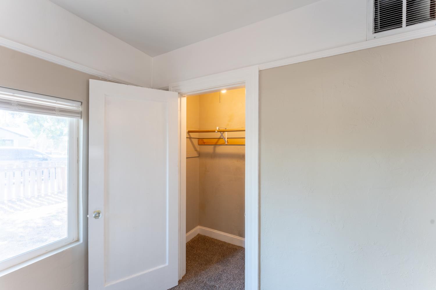 963 North Arthur Avenue Fresno, CA 93728 - Photo 20 of 26 a view of walk in closet with window