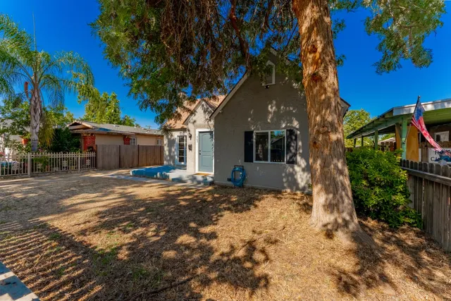 $300,000 | 963 North Arthur Avenue, Fresno, CA 93728