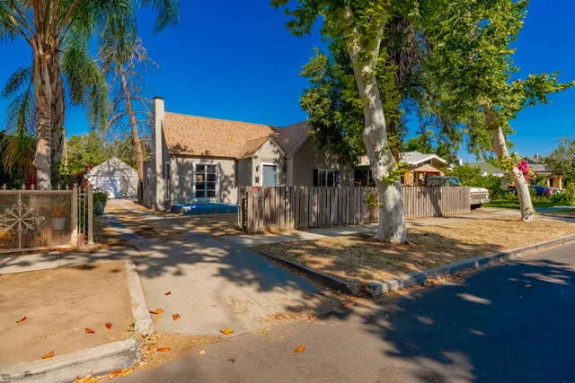 $300,000 | 963 North Arthur Avenue, Fresno, CA 93728