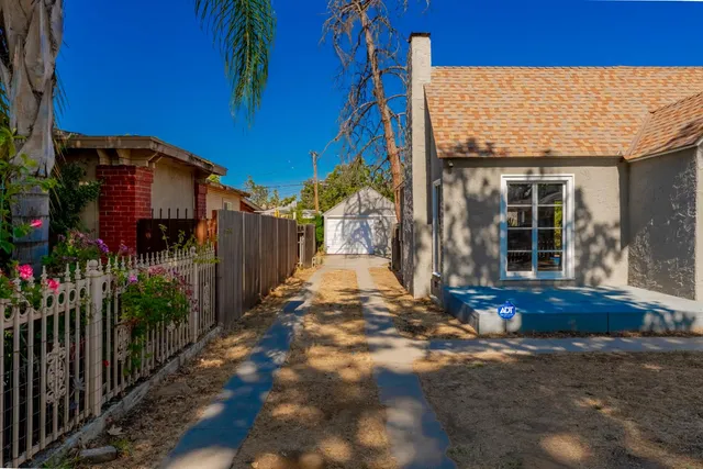 $300,000 | 963 North Arthur Avenue, Fresno, CA 93728