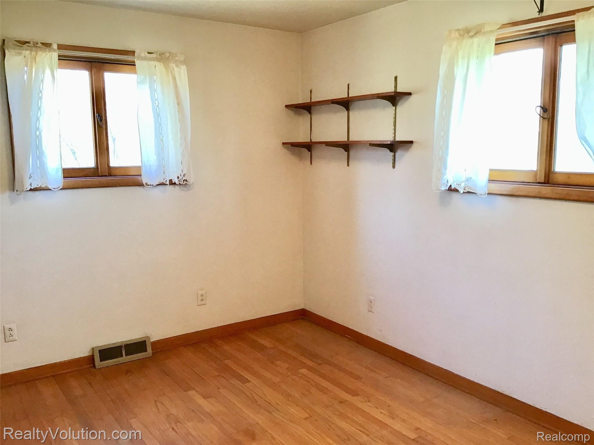 6828 Seabury Road Imlay City, MI 48444 - Photo 16 of 32 20AE83AA-28CA-4FF7-8C4B-034539BB7785.jpeg