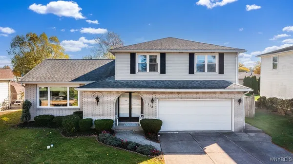 $425,000 | 228 Sundown Trail, Amherst, NY 14221